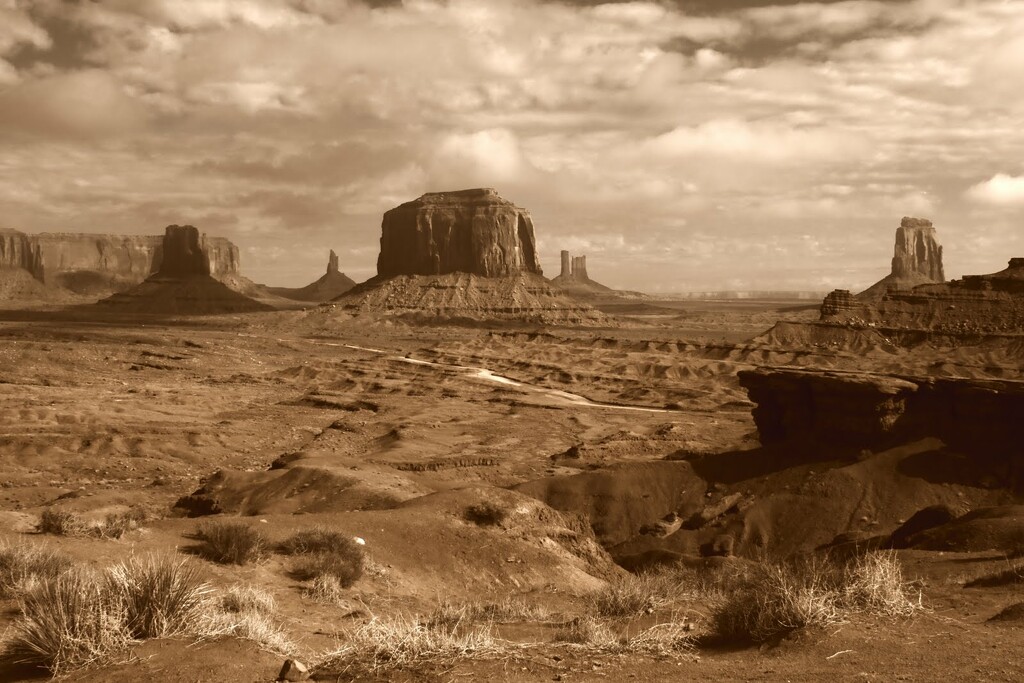 Monument Valley by blueberry1222