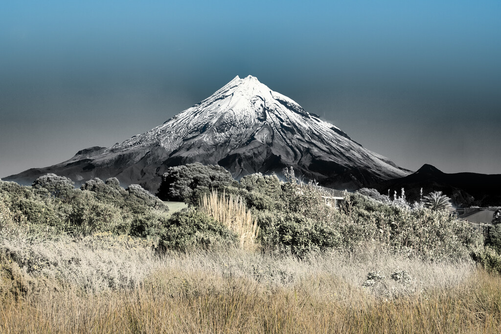 Taranaki Maunga by dkbarnett