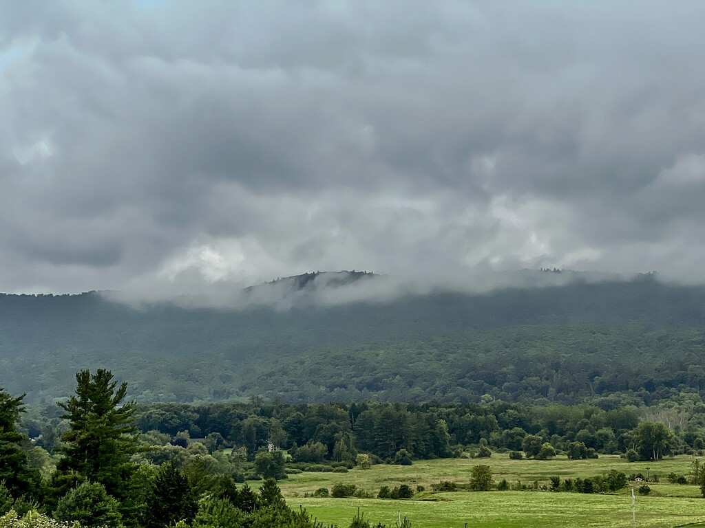 Stormy Morning by corinnec