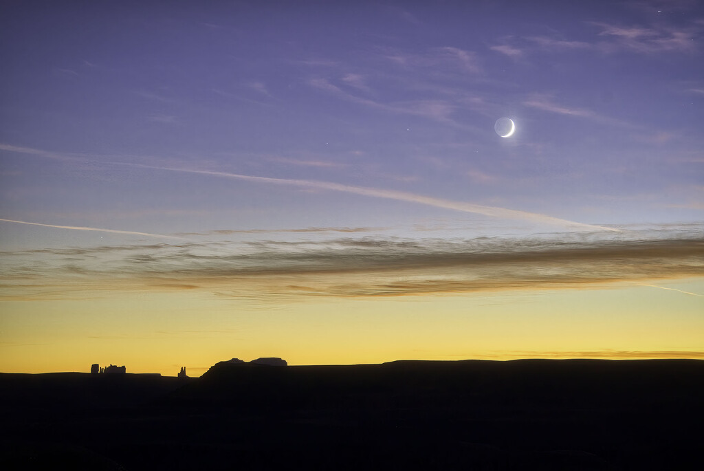 Monument Valley Sunset by kvphoto