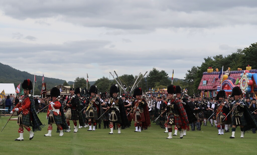 Ballater Highland Games by jamibann