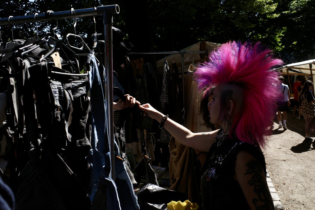 Punk Shopping in Neukölln by vincent24