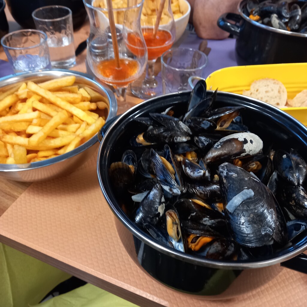 Moules et frites  by ladypolly