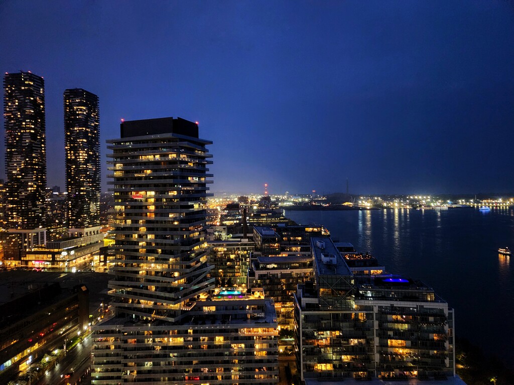 Night on Lake Ontario by ljmanning