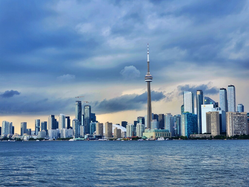 Toronto Skyline by ljmanning