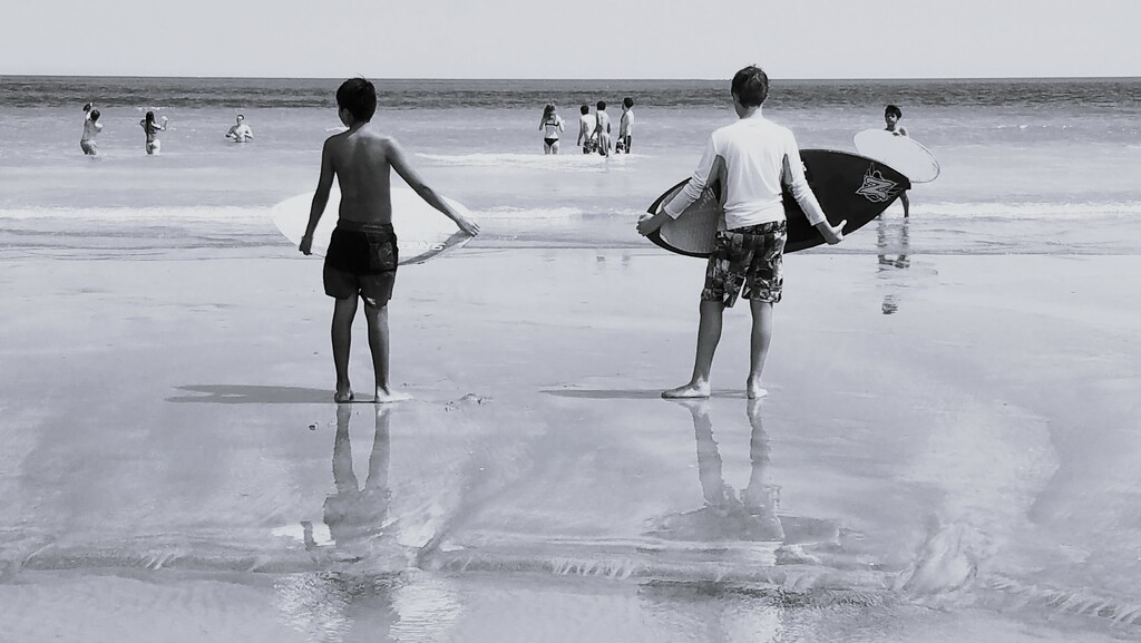 Eyes on the Surf by photohoot