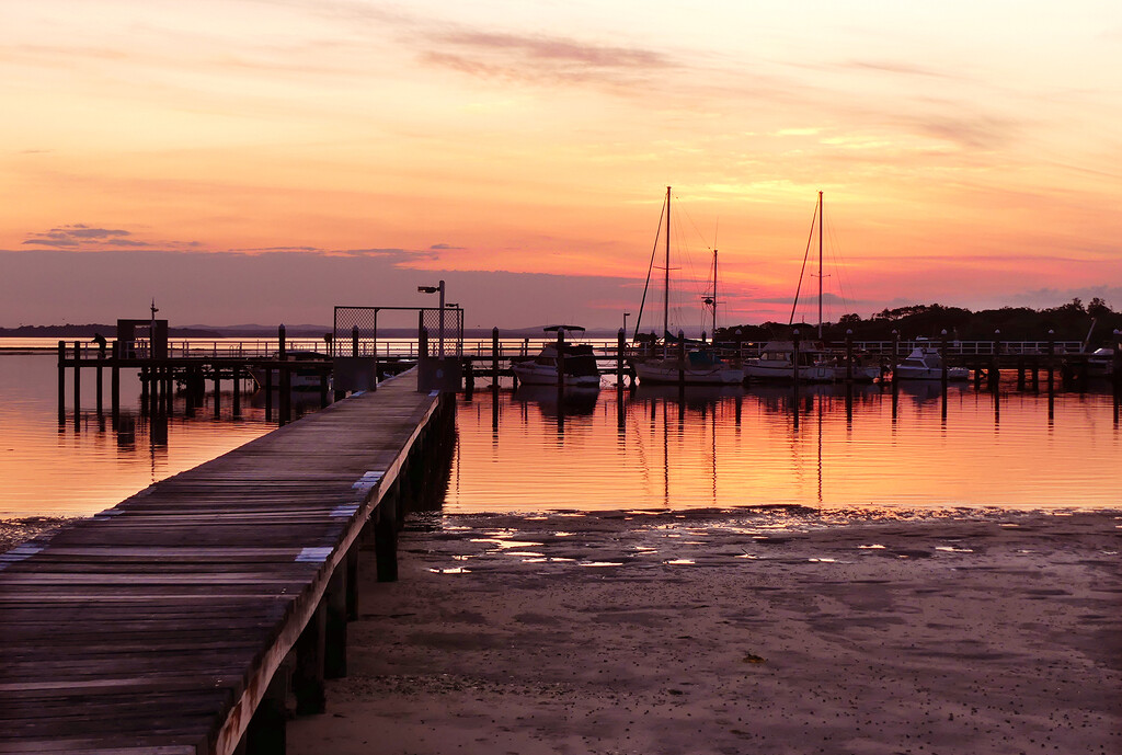 Low Tide by onewing