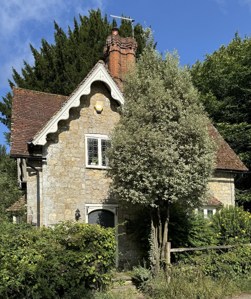 Pretty Cottage by jeremyccc