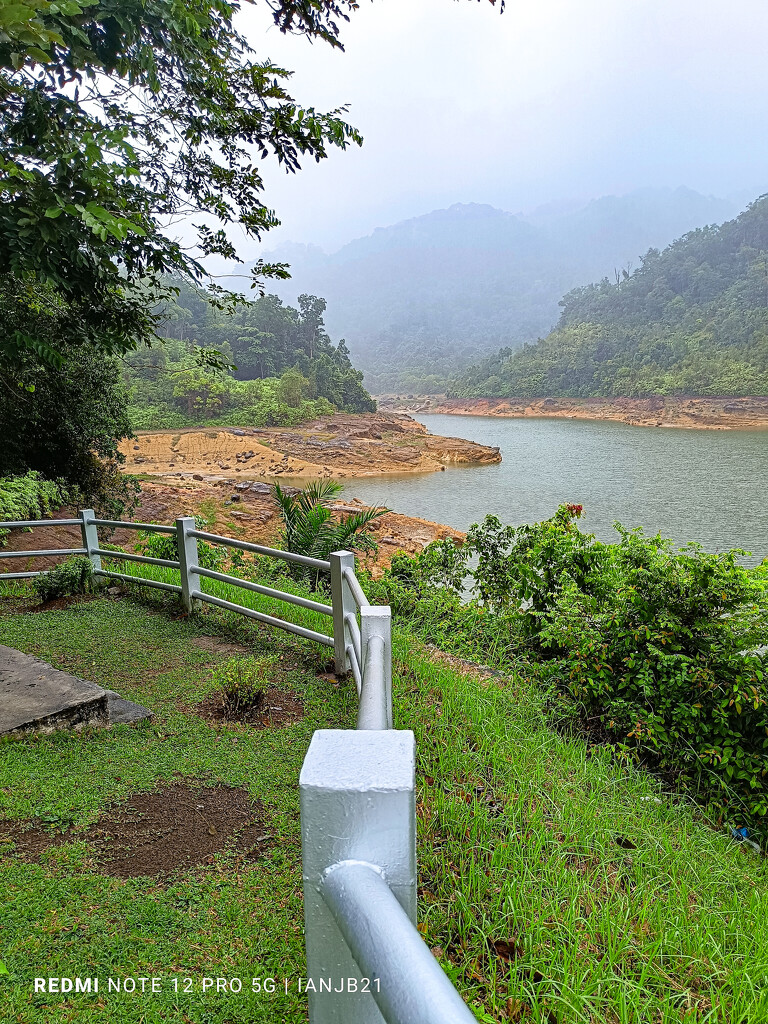 Rainy Day Ayer Itam Reservoir by ianjb21