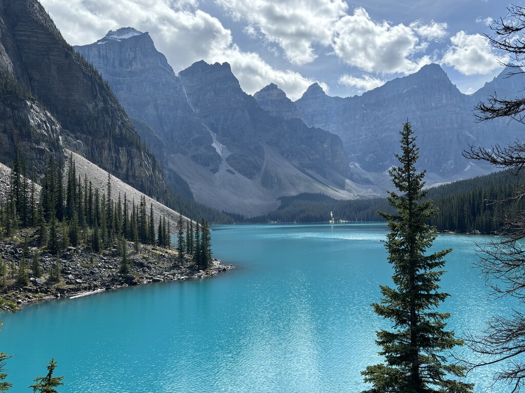 Moraine Lake by pirish