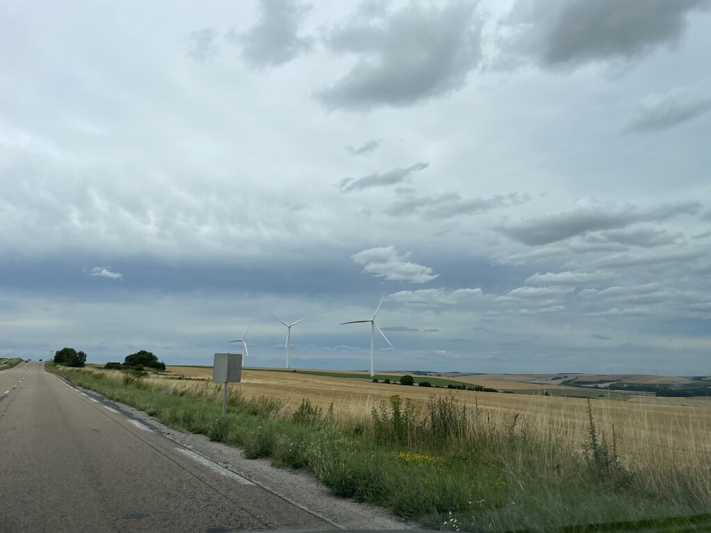 Wind turbines in France by sshoe