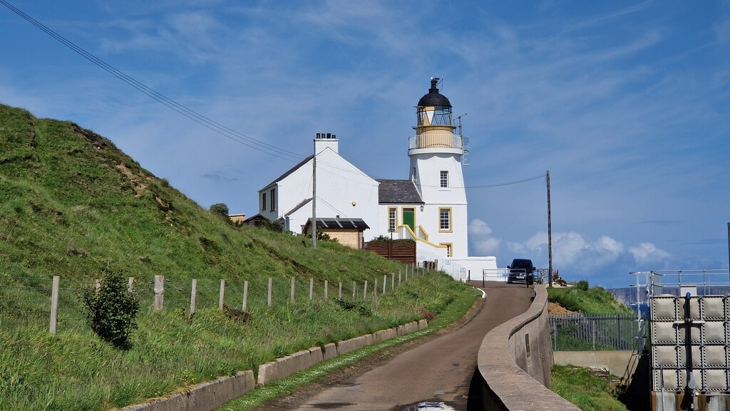 Holborn Head lighthouse, Scrabster by bunnymadmeg