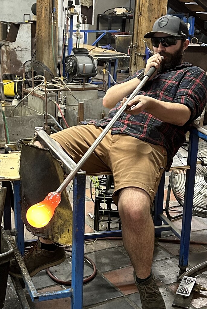 Glassblower at Simon Pierce, Queechee VT by swagman