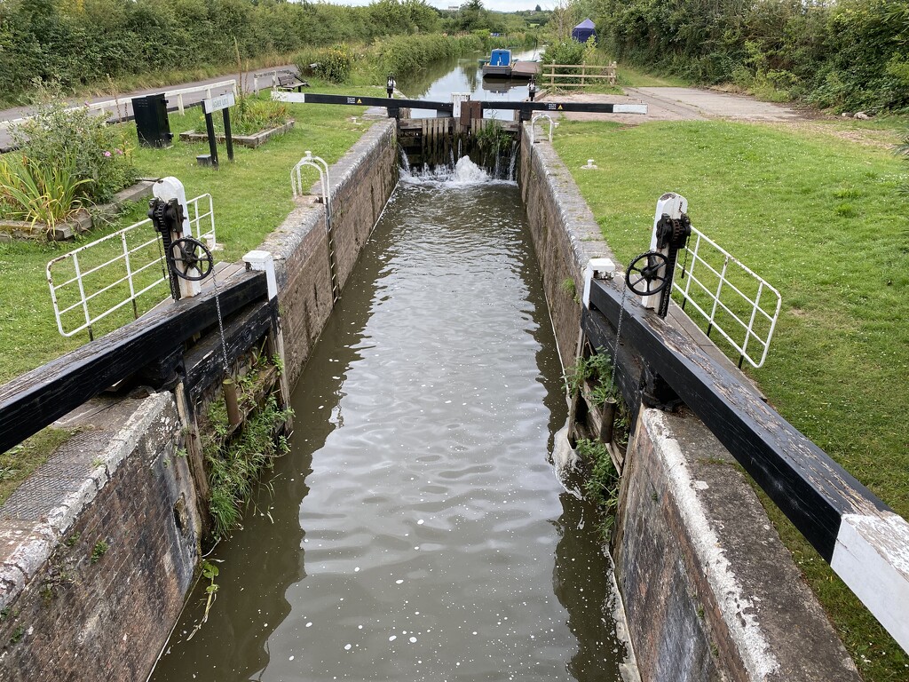 Lock Gates by tonus