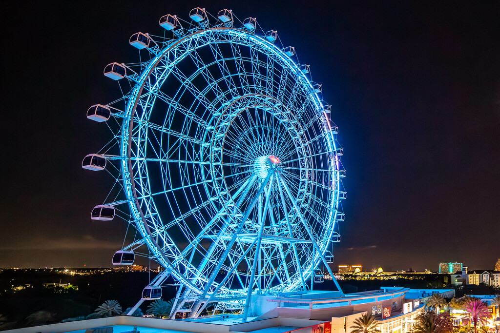 Capturing the Orlando Eye at Night by frodob