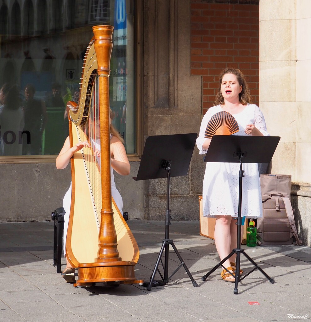 Buskers by monicac