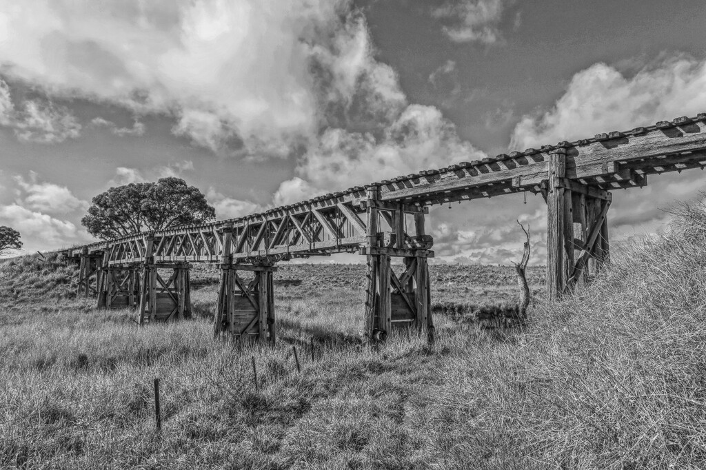 A different view of Tarengo Bridge by leggzy