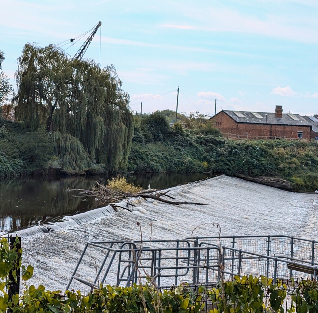 DIGLIS WIER. by derekskinner