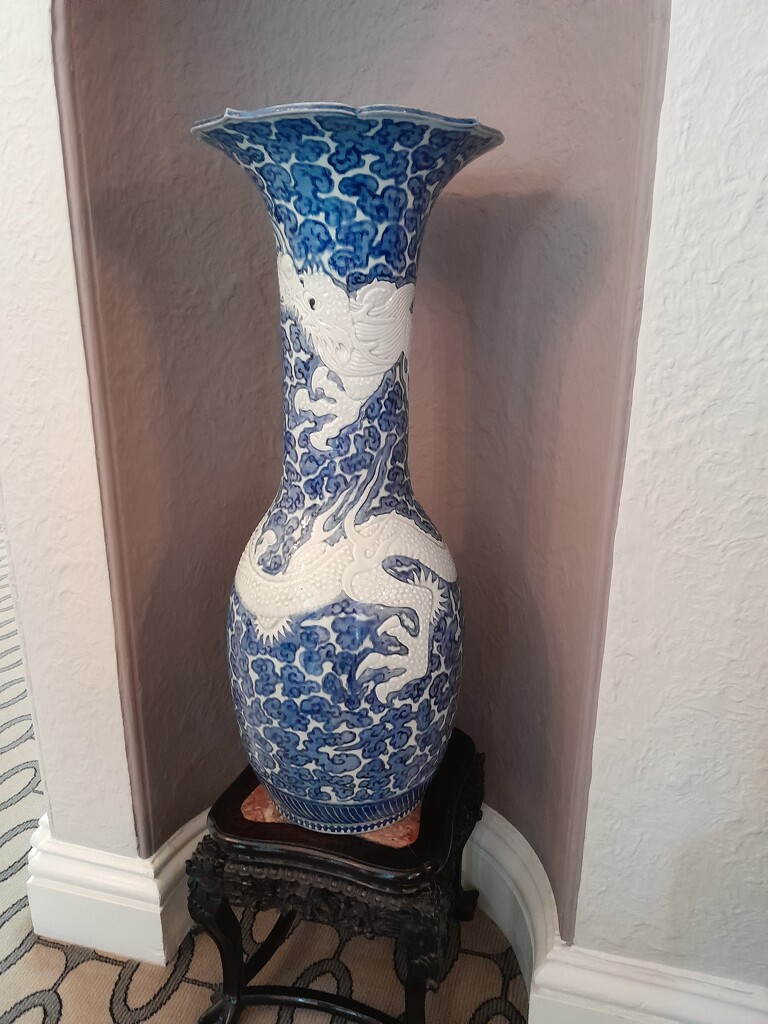 dragon vase by anniesue