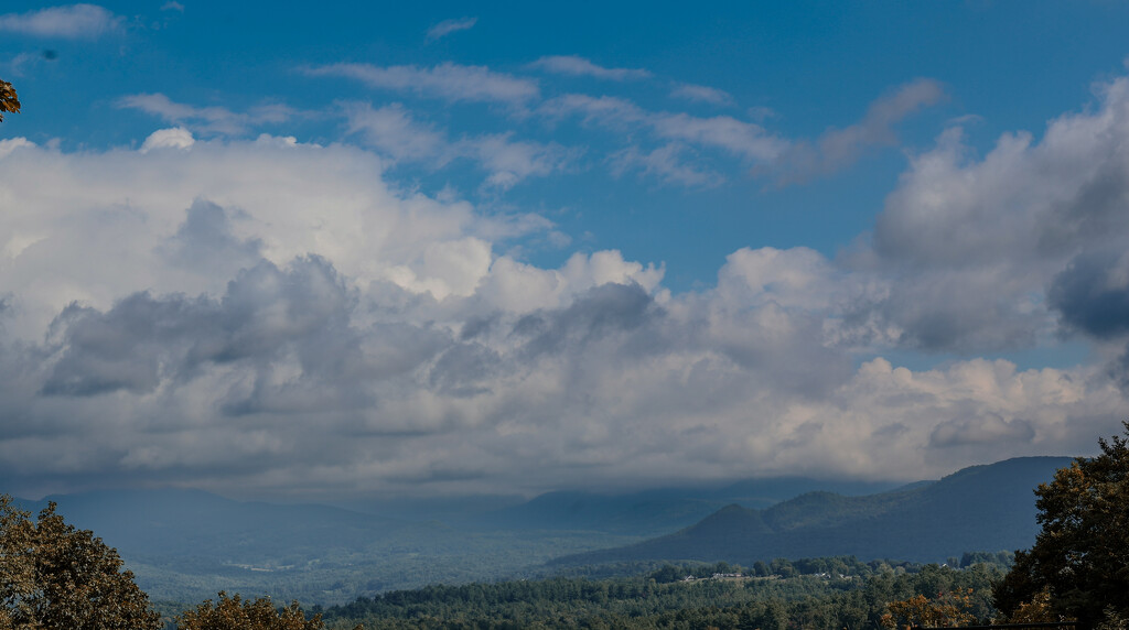 Green Mountain by corinnec