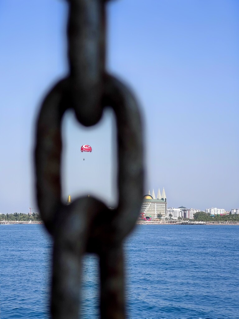 Parasailing  by gaillambert