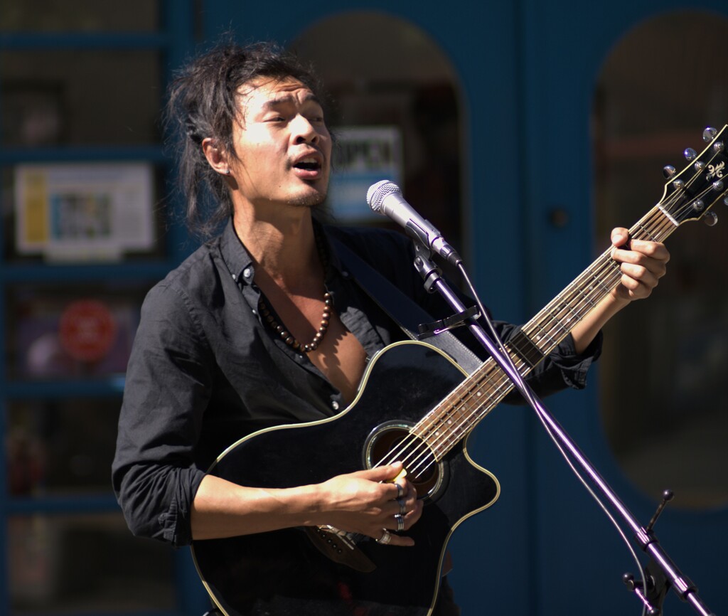 GRANVILLE ISLAND BUSKER by jerzyfotos