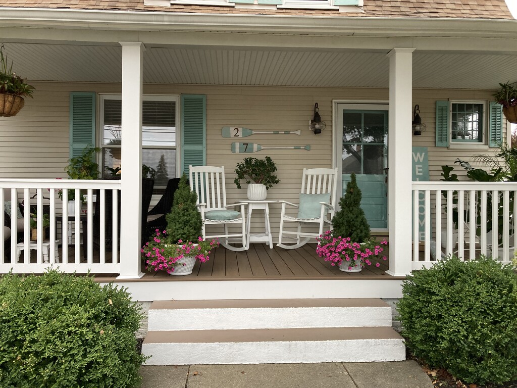 A perfect porch for the shore! by illinilass