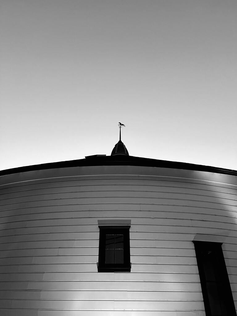 Round barn  by shookchung