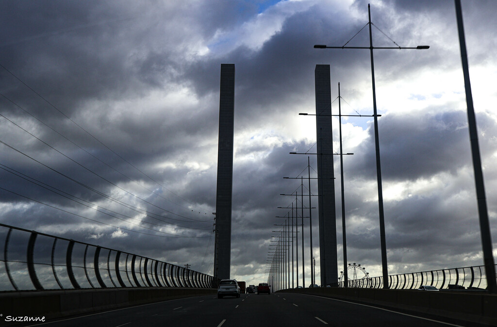 Early morning crossing the Bolte Bridge  by ankers70