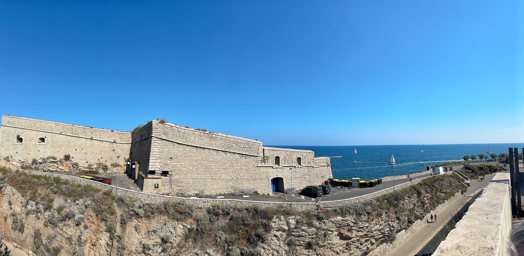 Théâtre de la Mer, Sète.  by cocobella