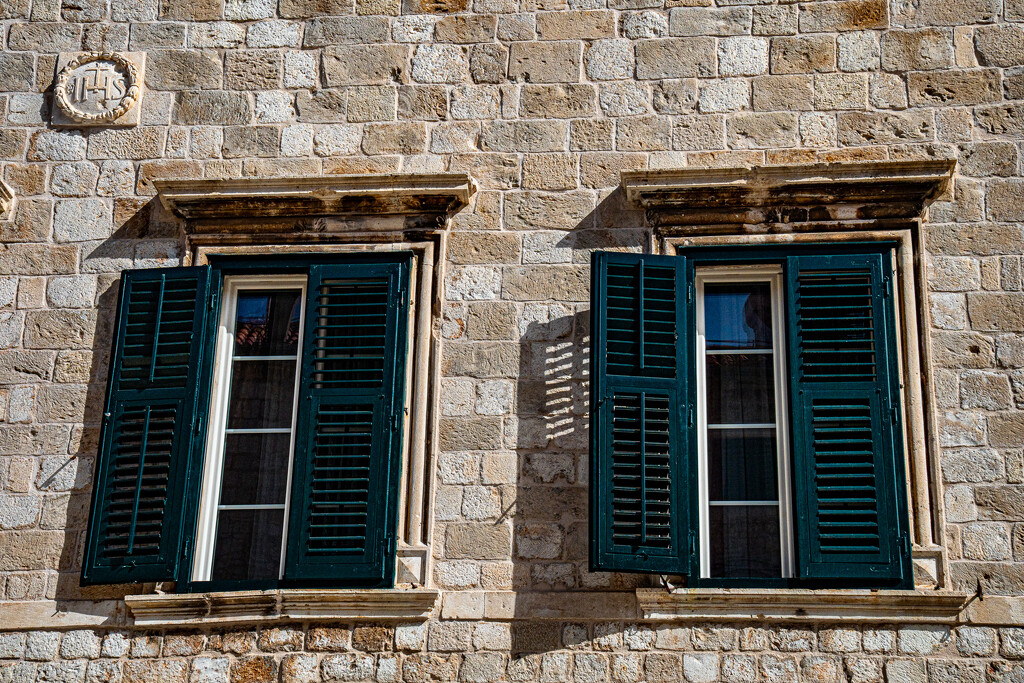 Two Old Windows by hannahcallier