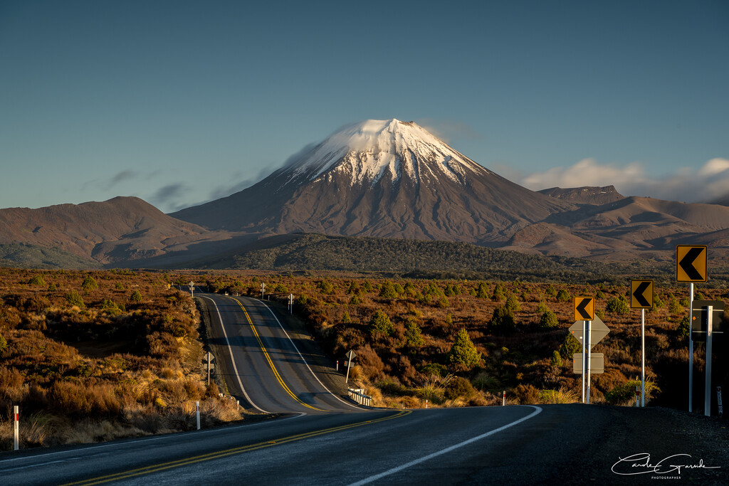 The Desert Road by yorkshirekiwi