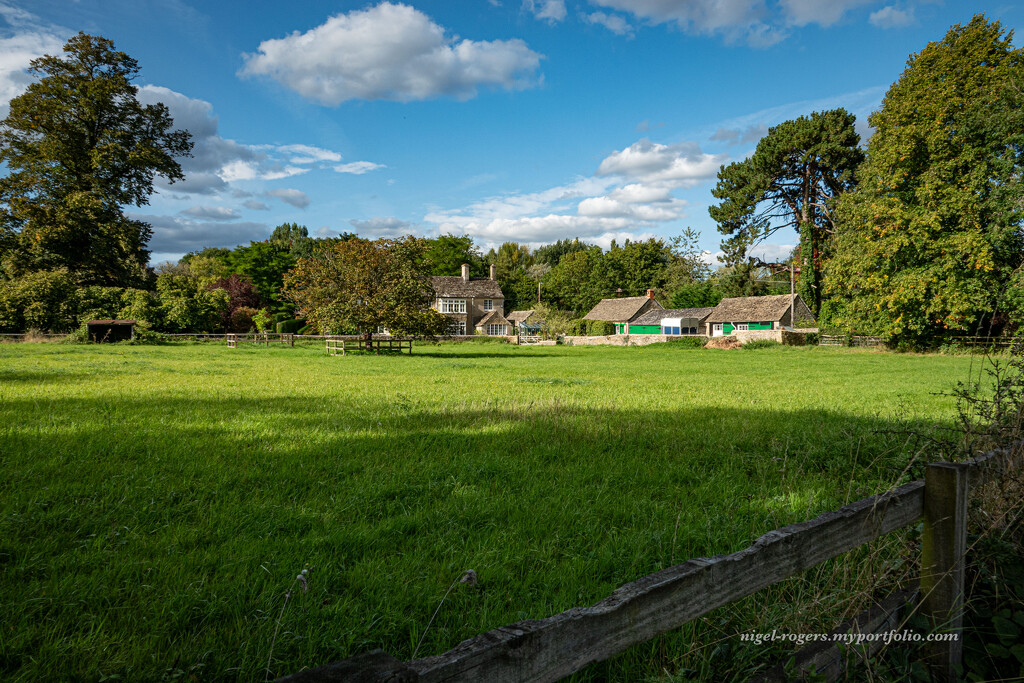 Horcott Farm by nigelrogers