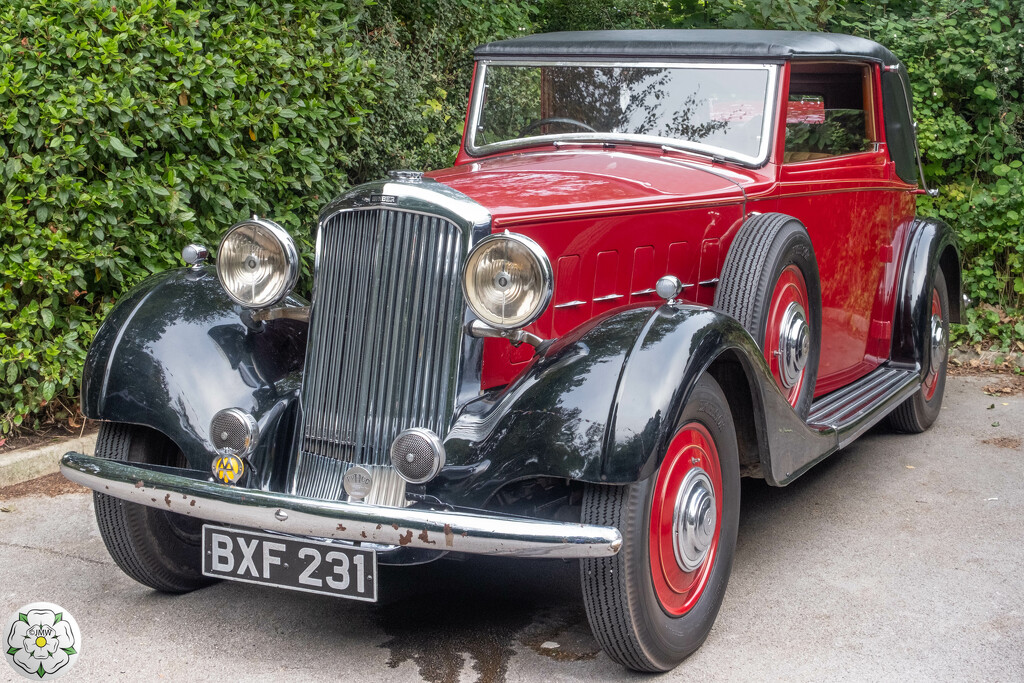 Fulneck Charity Classic Car Show by lumpiniman