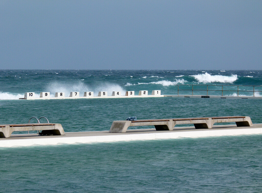 Merewether Ocean Baths by onewing