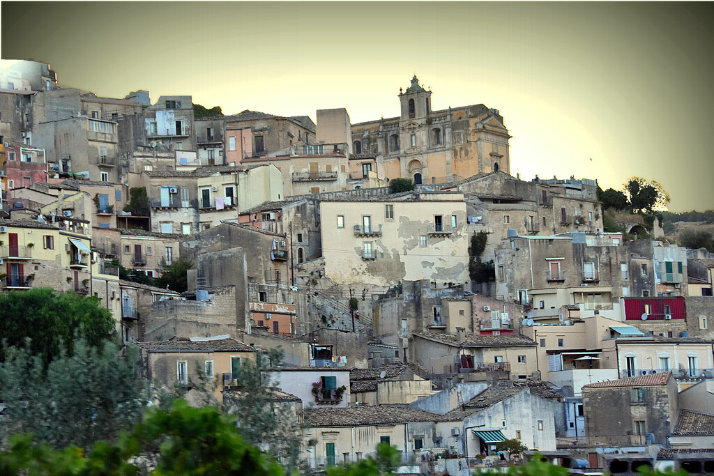 THE SUN SETS ON RAGUSA by sangwann