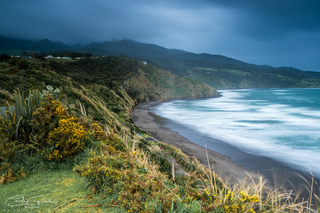 Ngarunui Beach by yorkshirekiwi