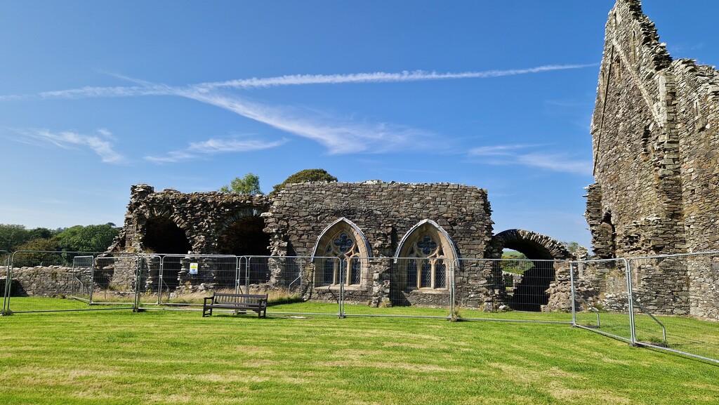 Glenluce Abbey by bunnymadmeg