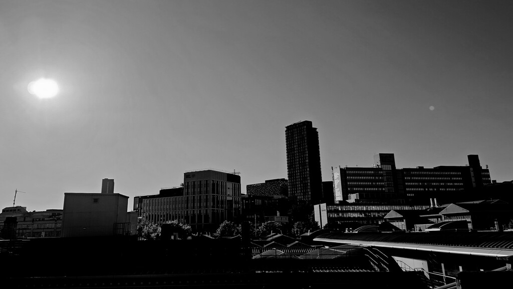 261/366 - Urban silhouette by isaacsnek