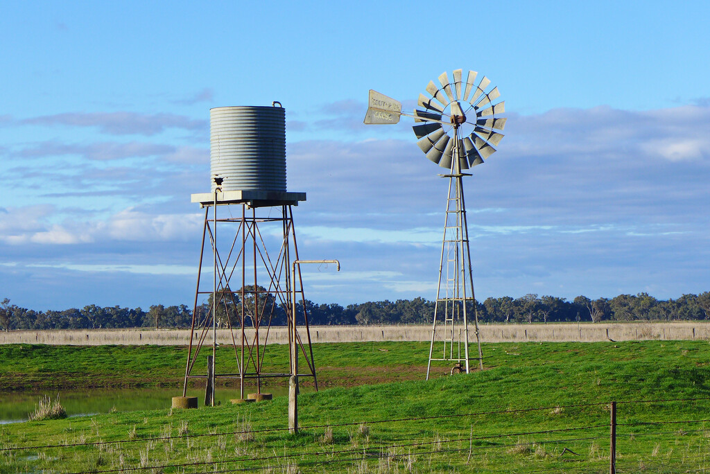 Southern Cross windmill by leggzy