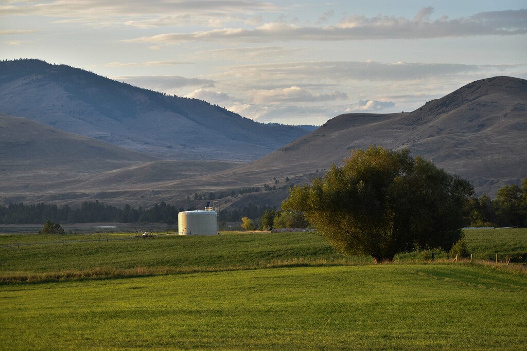 Distant Hills by bjywamer