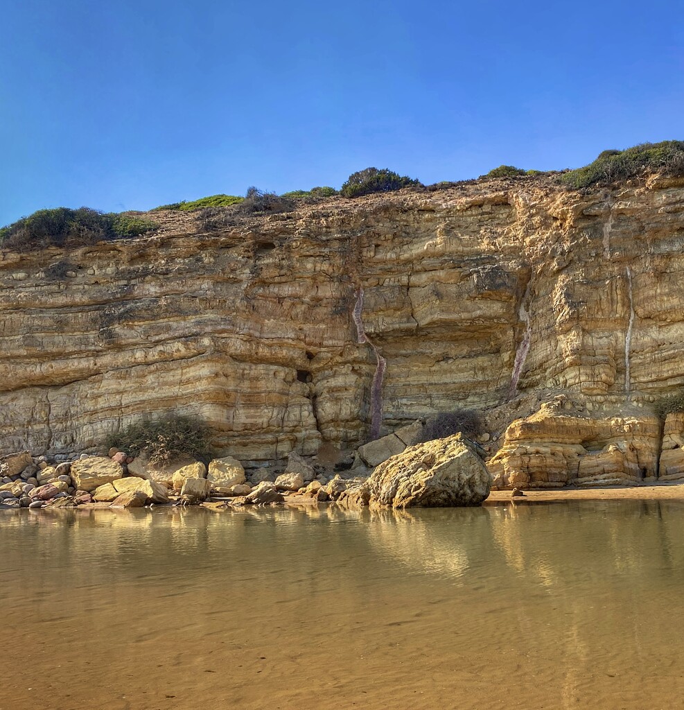 Rock Reflections  by cmf