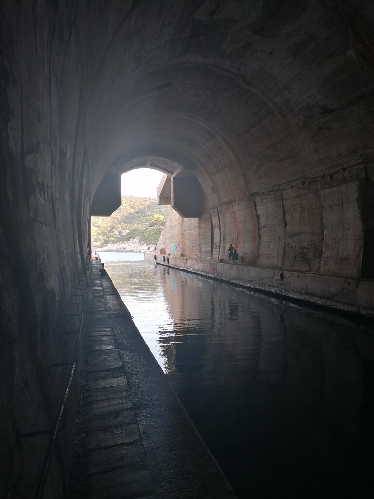 throwback to the submarine tunnel in Vis by zardz