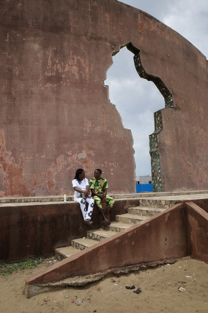 Monument Conversations by vincent24