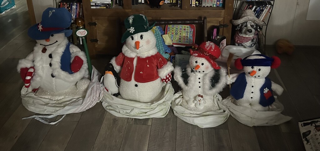 My new snow family  by bellasmom