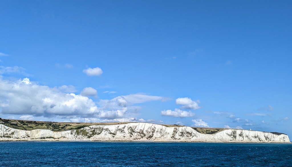 White cliffs  by boxplayer