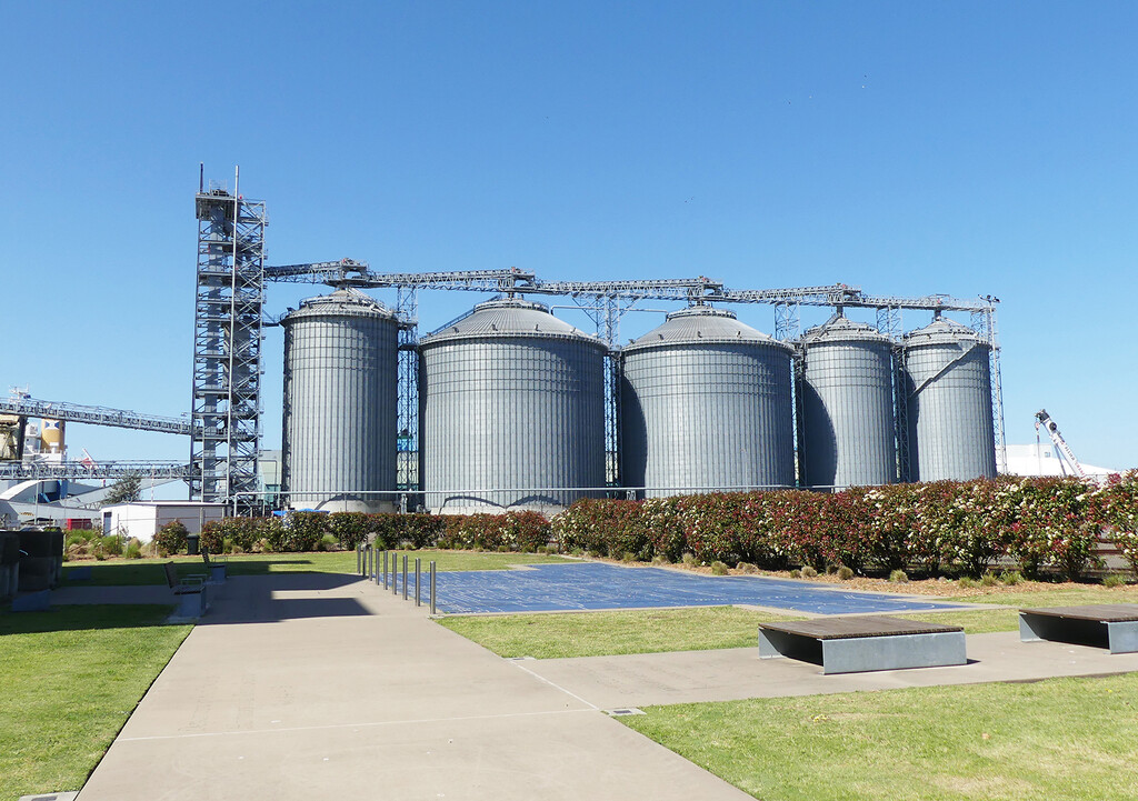 Grain Silos by onewing