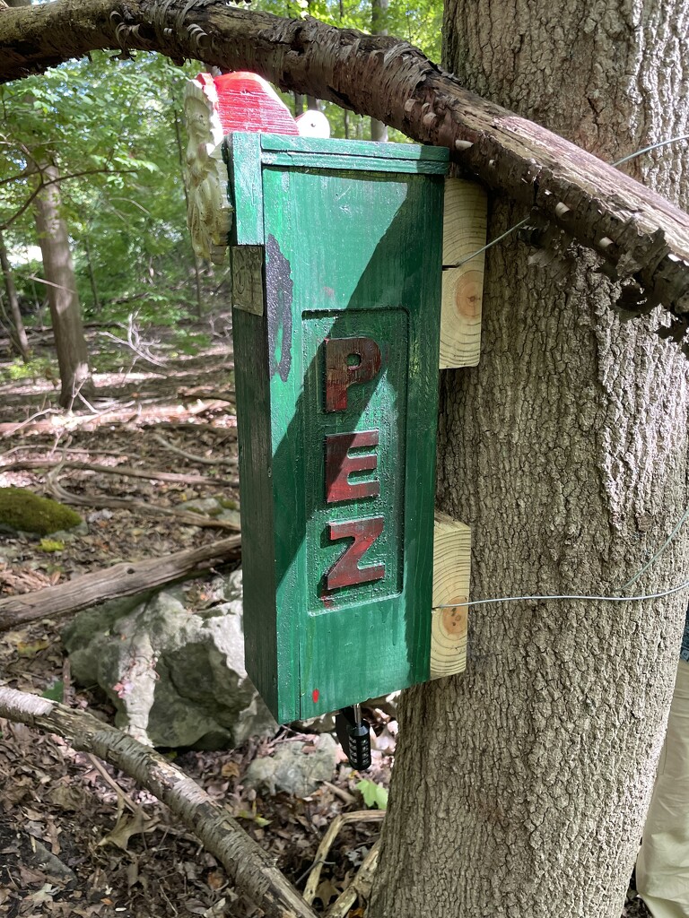 PEZ cache by profgeraci