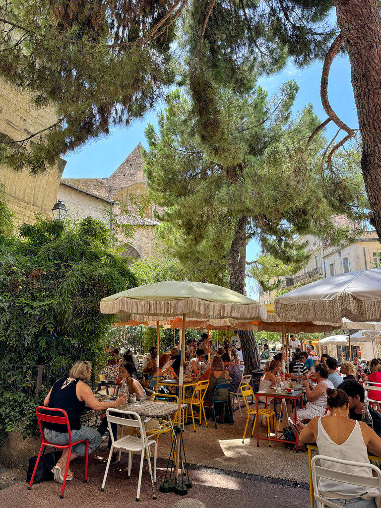 Lunch Place Saint Roch.  by cocobella