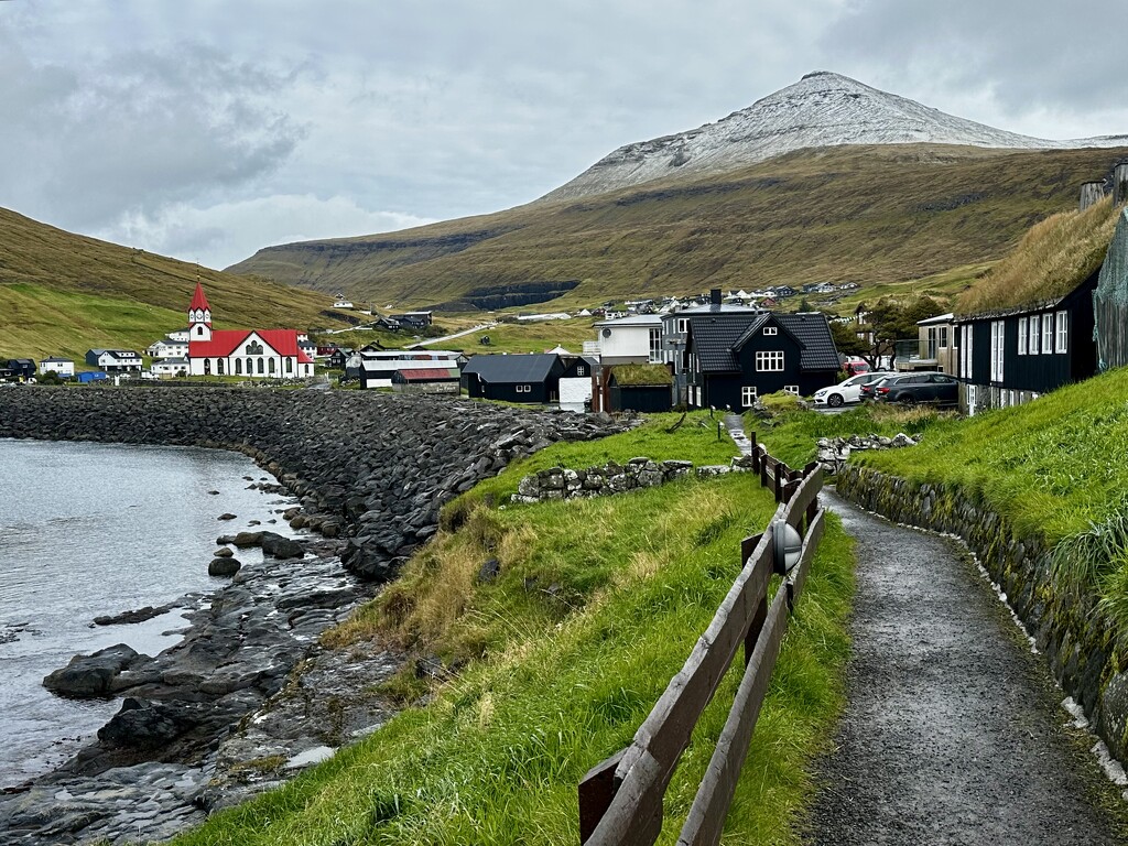 Sandavåg by mubbur